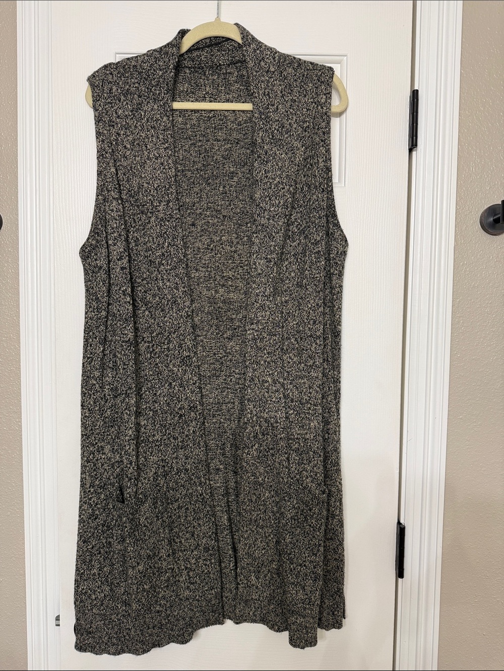 Sleeveless Open-Front Knit Vest - Gray - no brand